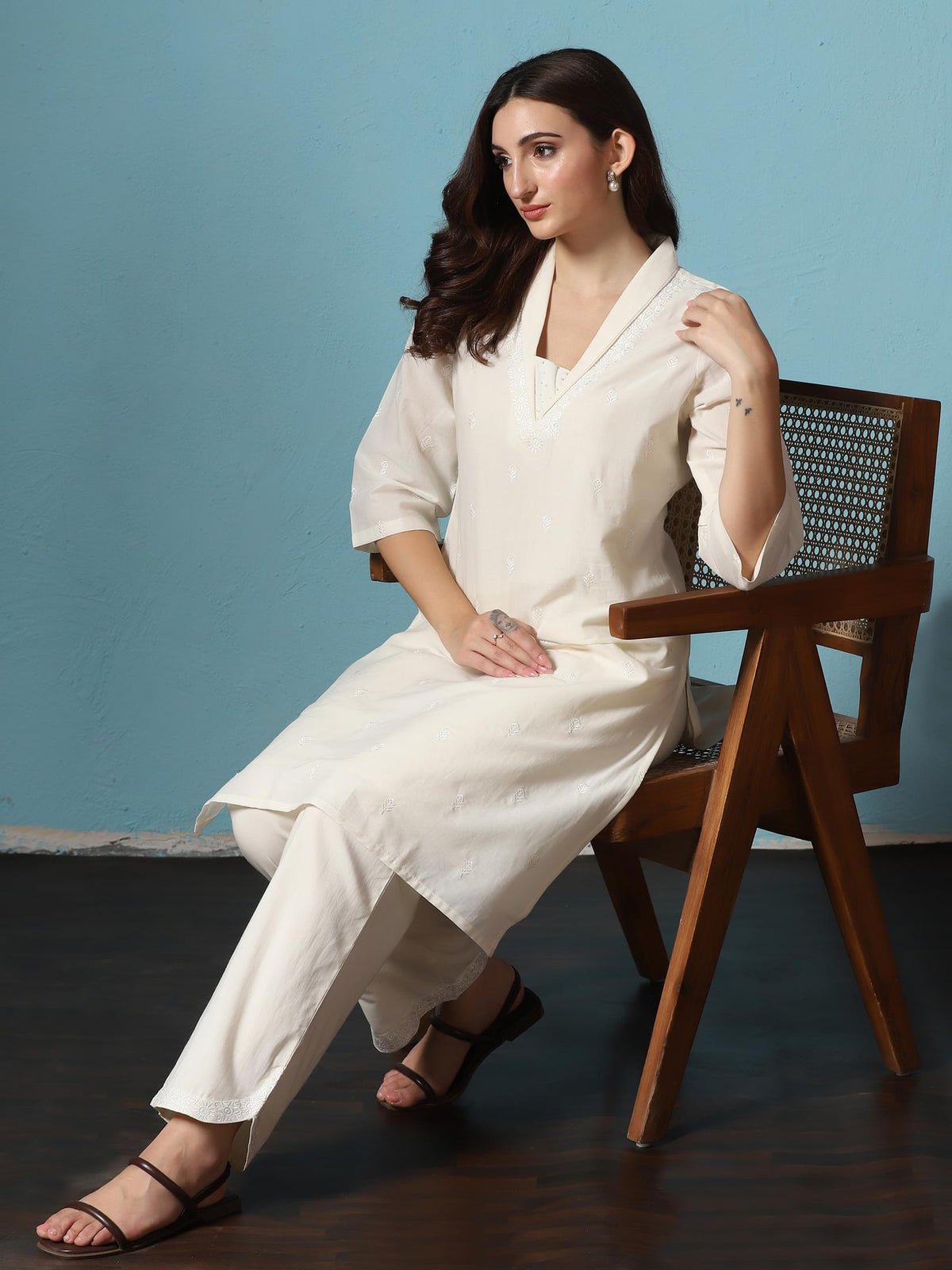 Cotton Off White Embroidered Kurta With Comfort Pant (Style 25562)