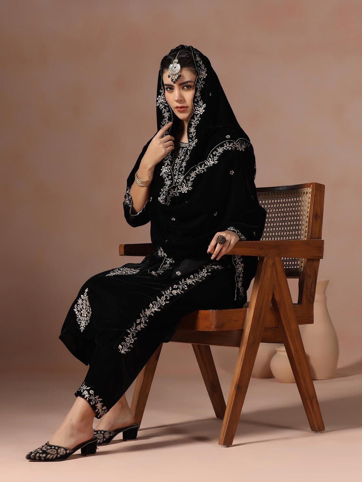 Wear Velvet Black Embroidered Kurta Comfort Pant Dupatta (Style 25674)
